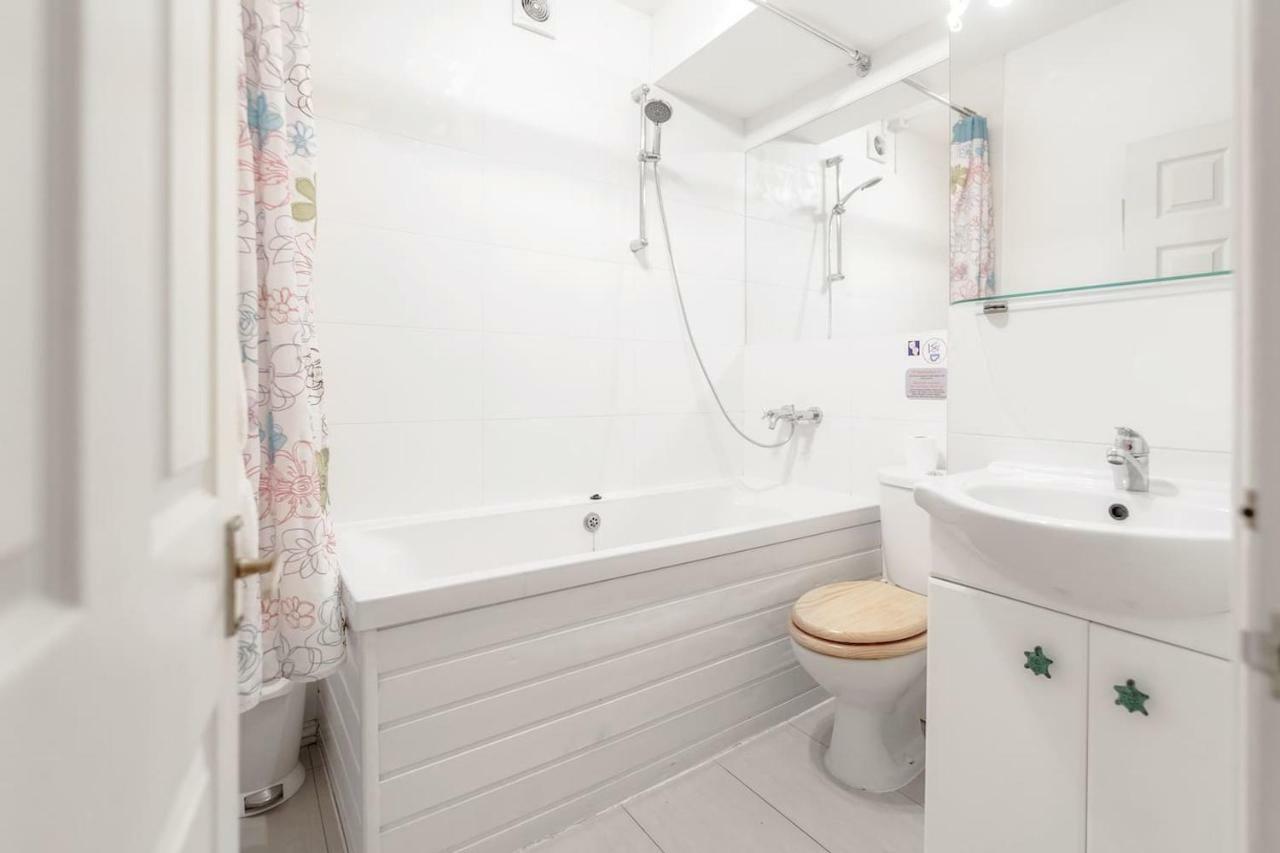 3 Bedroom Garden Flat - Central Location Лондон Экстерьер фото
