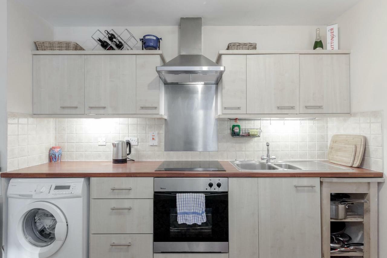 3 Bedroom Garden Flat - Central Location Лондон Экстерьер фото